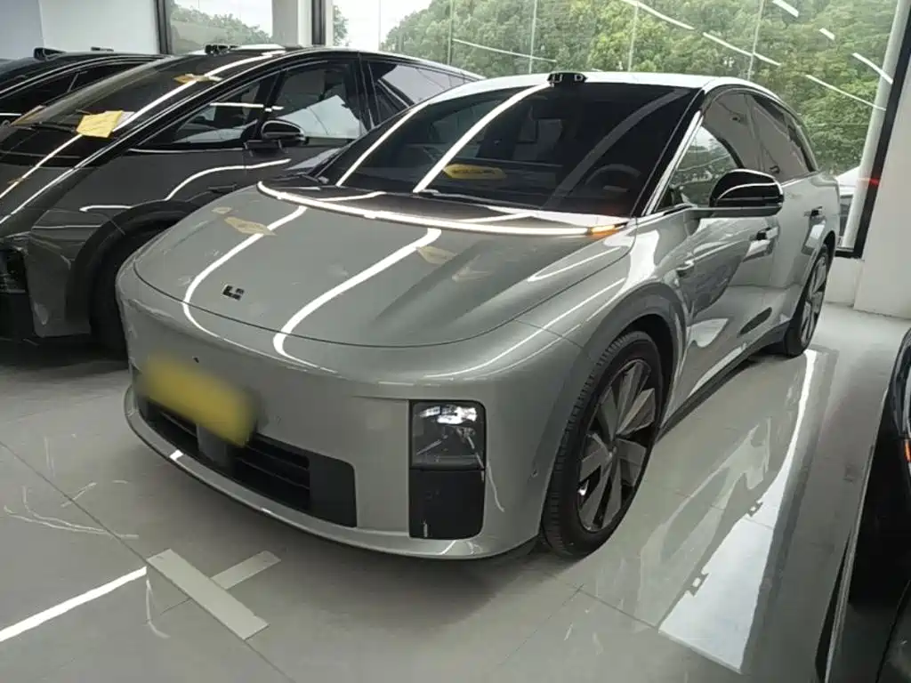 Li Auto i6 2026 2025 4WD Base Model