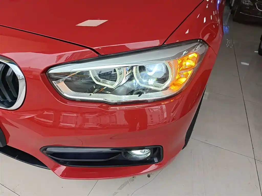 BMW 1 Series (Import) 2018 118i Sport Design Package фото 24