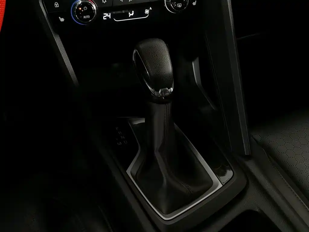 Chevrolet Volando 2018 Redline 530T Auto Premium Edition (5+2 seats) China V фото 13