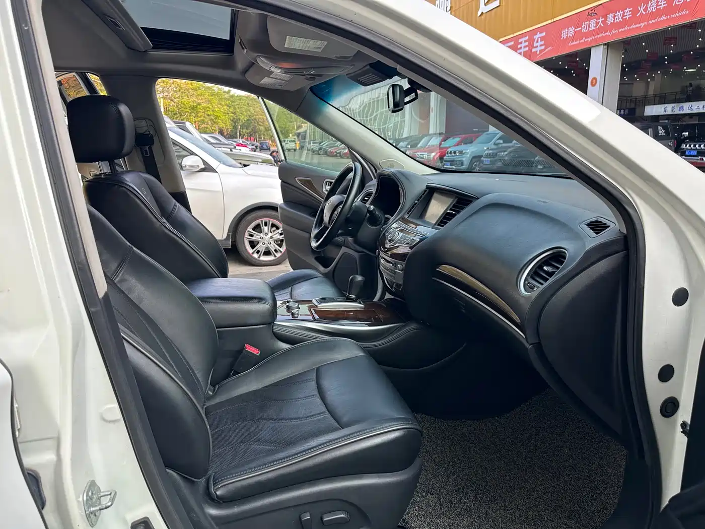Фото 13 - Infiniti QX60 (Import)
