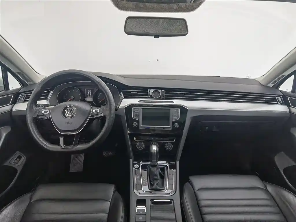 Volkswagen Magotan 2017 330TSI DSG Leading фото 5