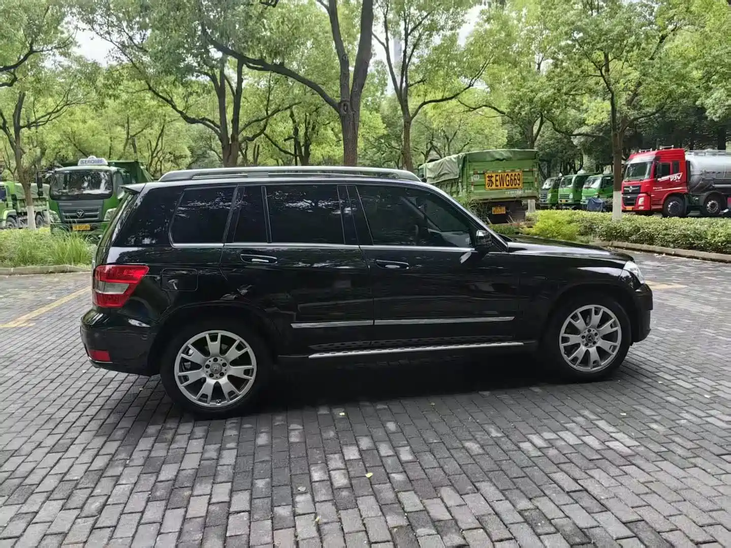 Photo 2 - Mercedes-Benz GLK-Class
