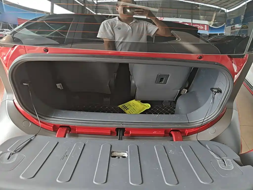 BAOJUN E200