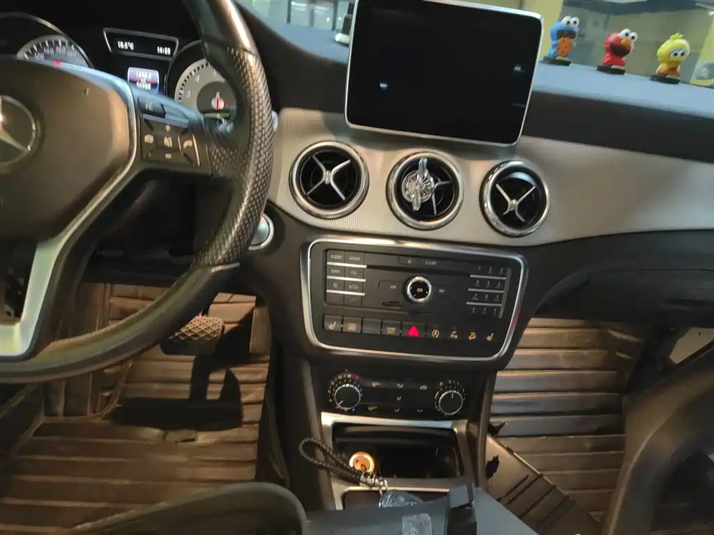 Mercedes-Benz GLA 2015 GLA 220 4MATIC Luxury фото 13