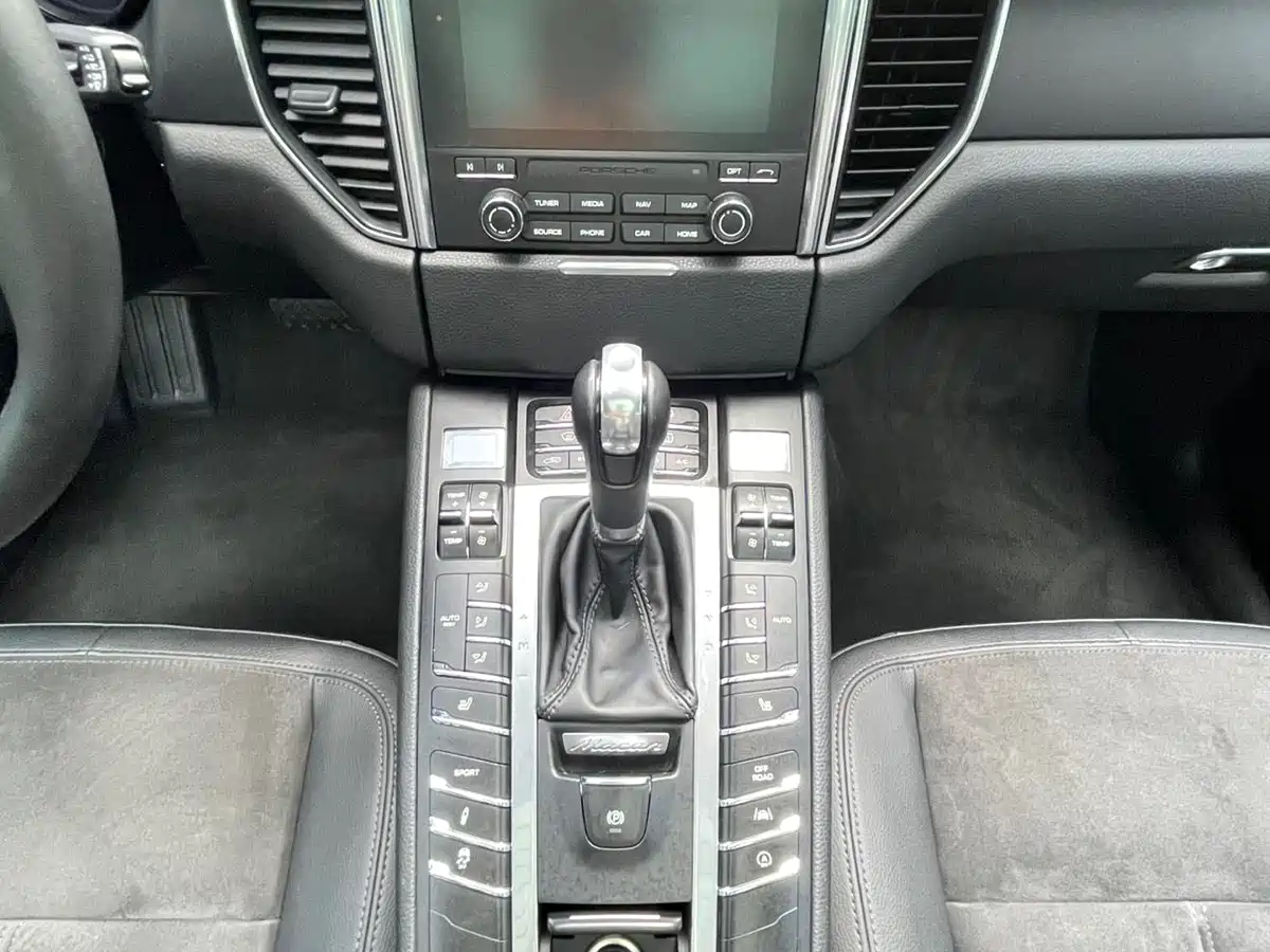 Porsche Macan 2017 Macan 2.0T фото 10