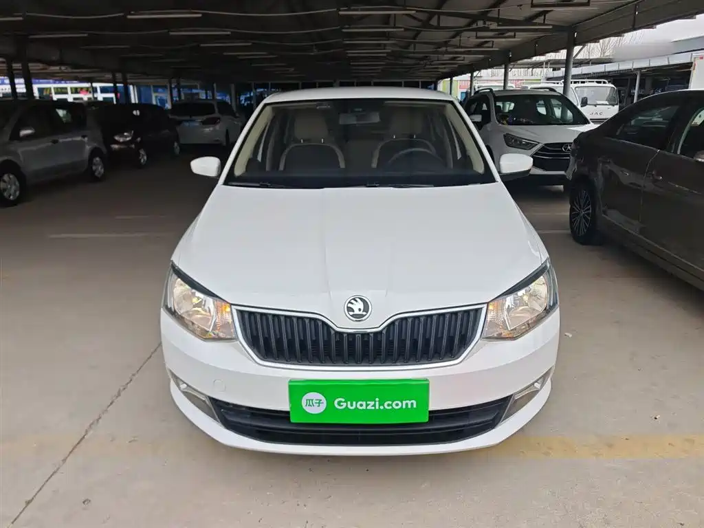 Škoda Fabia 2015 1.6L Automatic Innovation Edition фото 3