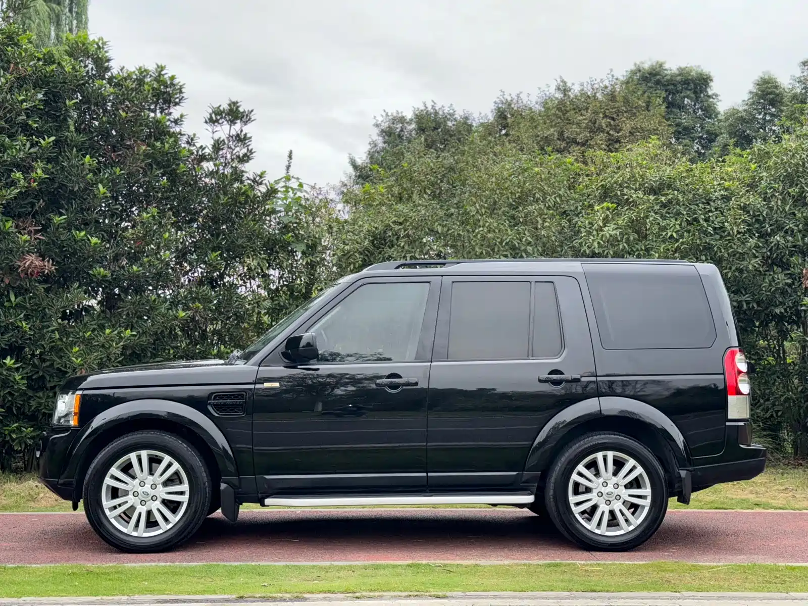 Фото 3 - Land Rover Discovery