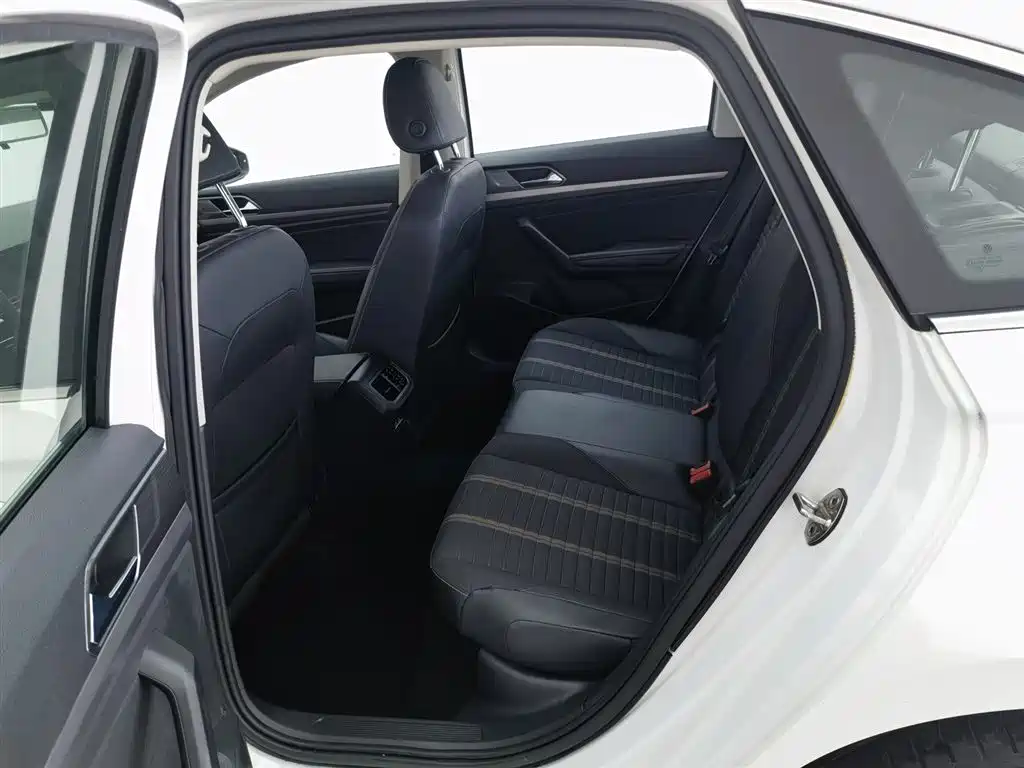 Volkswagen Lavida 2018 1.5L Manual Comfort Edition China V фото 15