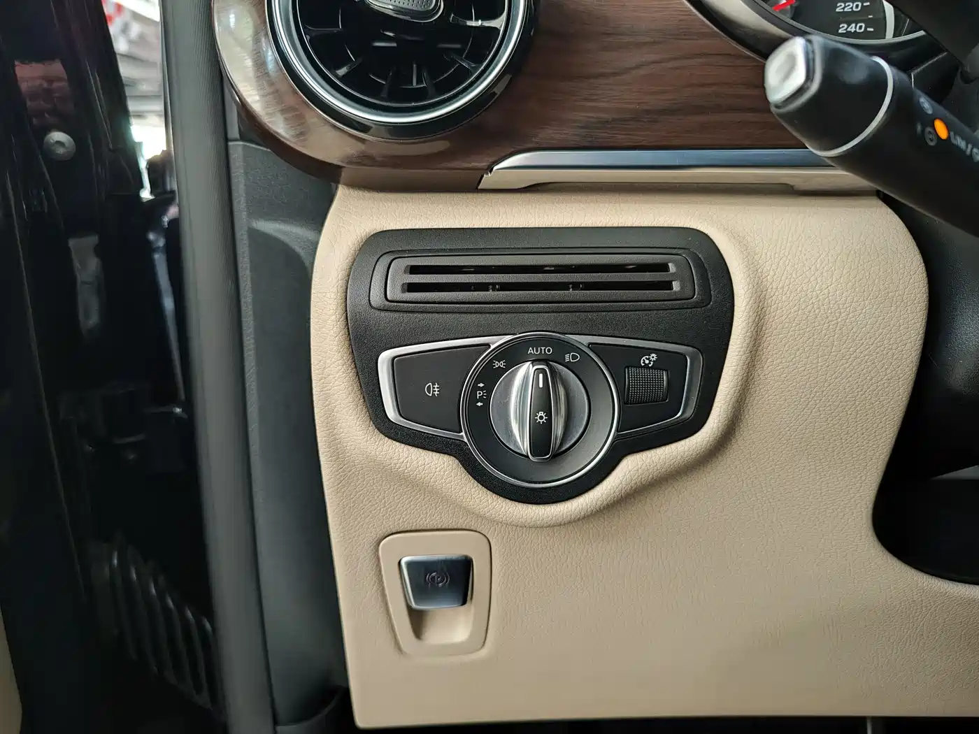 Mercedes-Benz V-Class 2022 V 260 Pilot Edition фото 22
