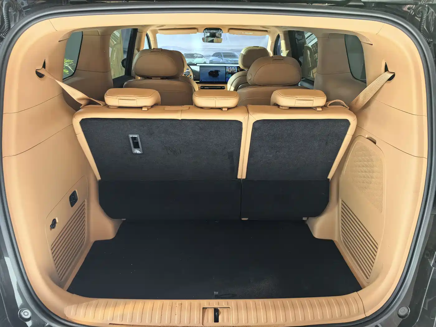 Voyah Auto Voyah Dreamer 2025 PHEV AWD Flagship Kunpeng Edition фото 10