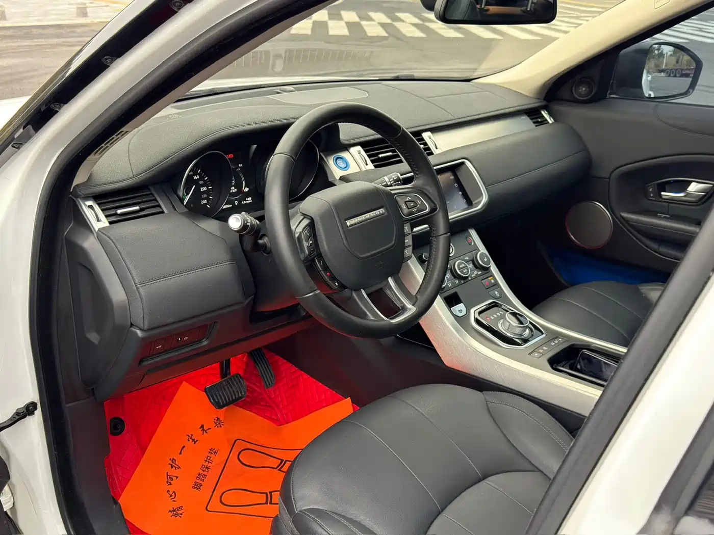 Фото 9 - Land Rover Range Rover Evoque