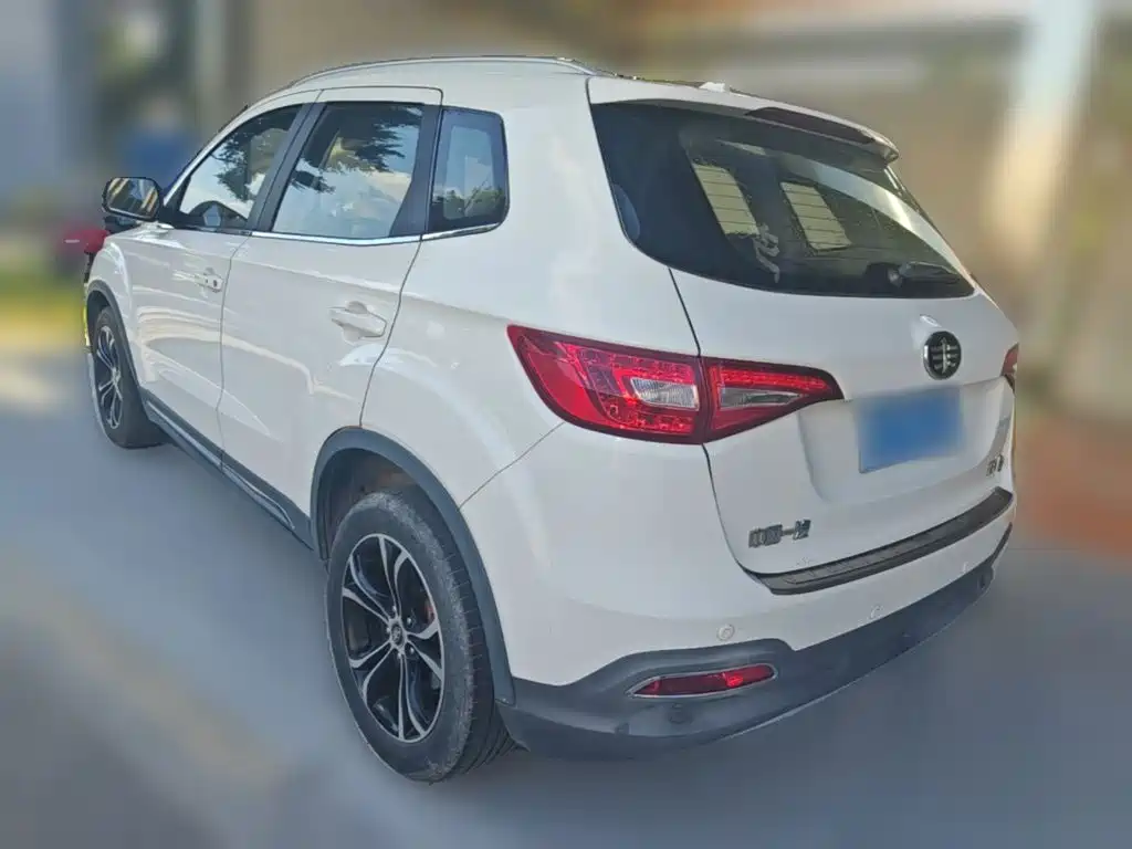 FAW Senya R7 2017 2017 Model 1.6L Automatic Smart