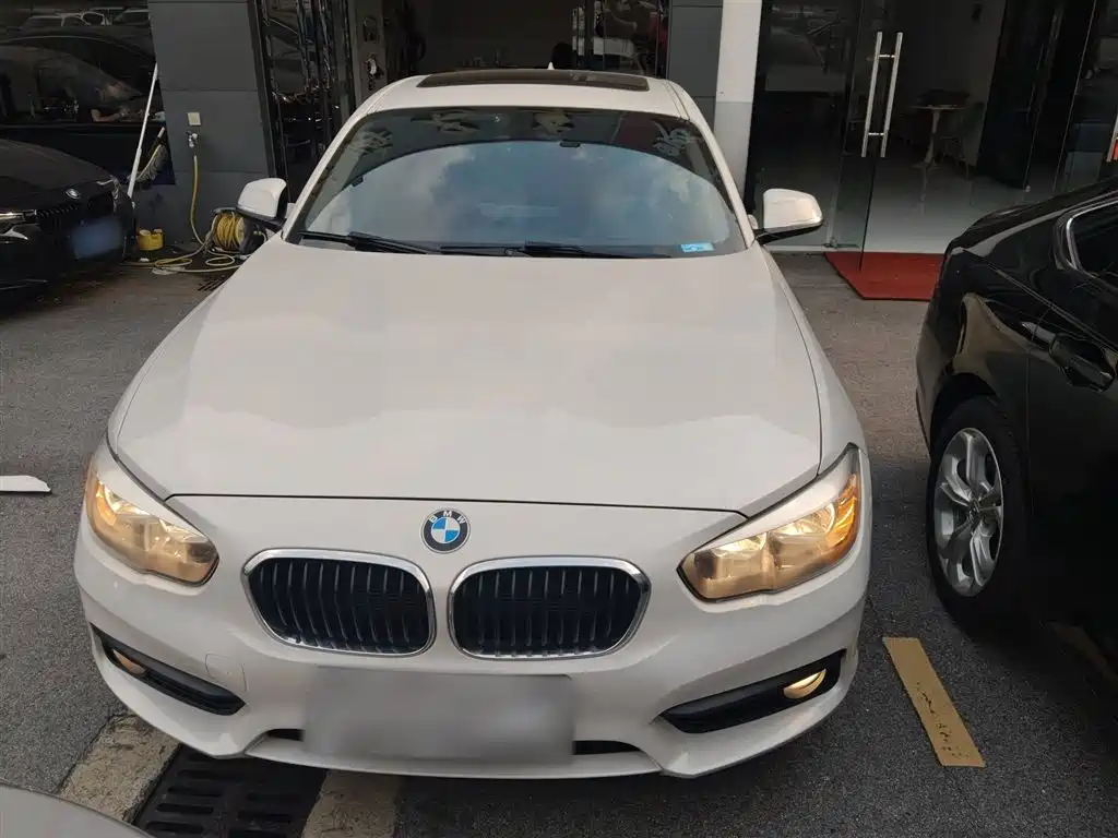 BMW 1 Series (Import) 2015 120i Leading фото 3