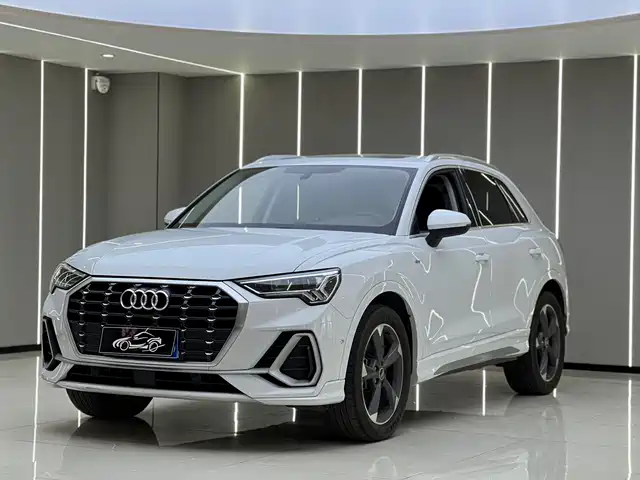 Audi Q3 35 TFSI, Стиль Драйв