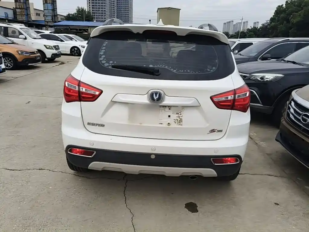Фото 6 - Changan CS35