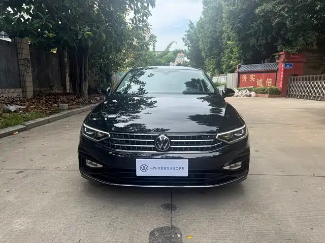 Volkswagen Magotan 2023 Model 2 Million Commemorative Edition 330TSI DSG Luxury — фото 2
