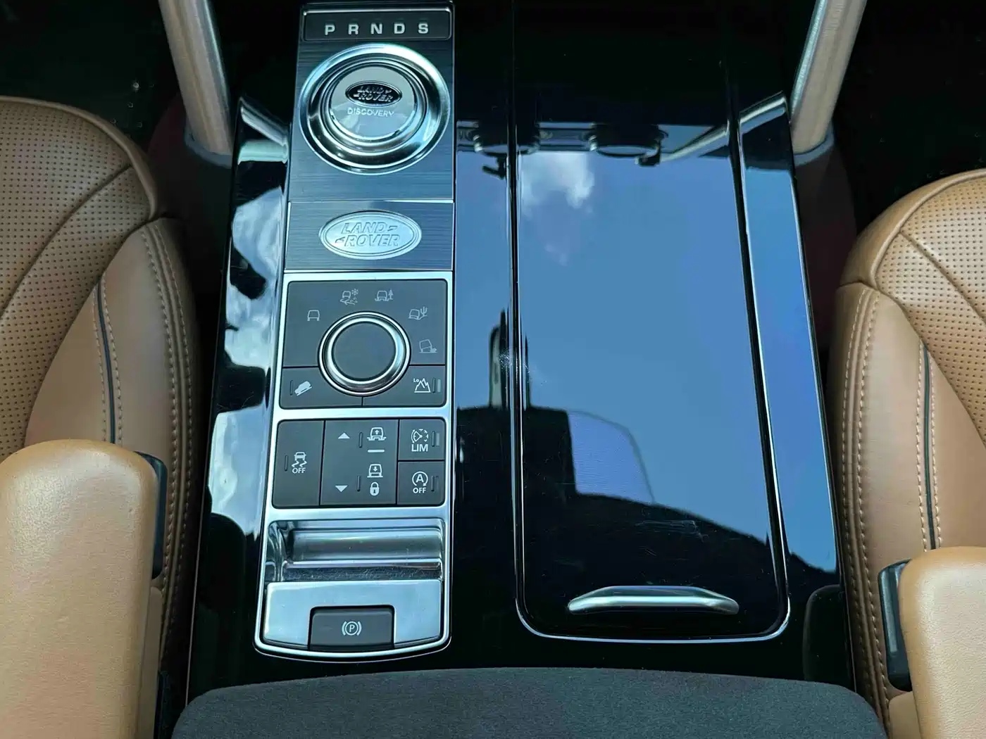 Land Rover Discovery 2017 3.0 SC V6 HSE фото 20