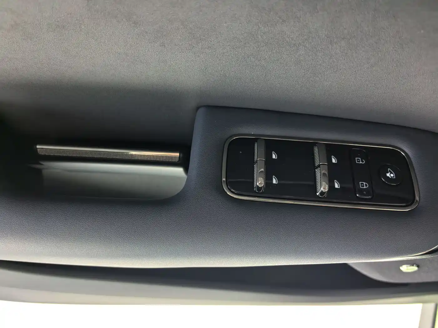 Voyah Auto Voyah Zhiyin 2024 Long Range Smart Edition фото 12