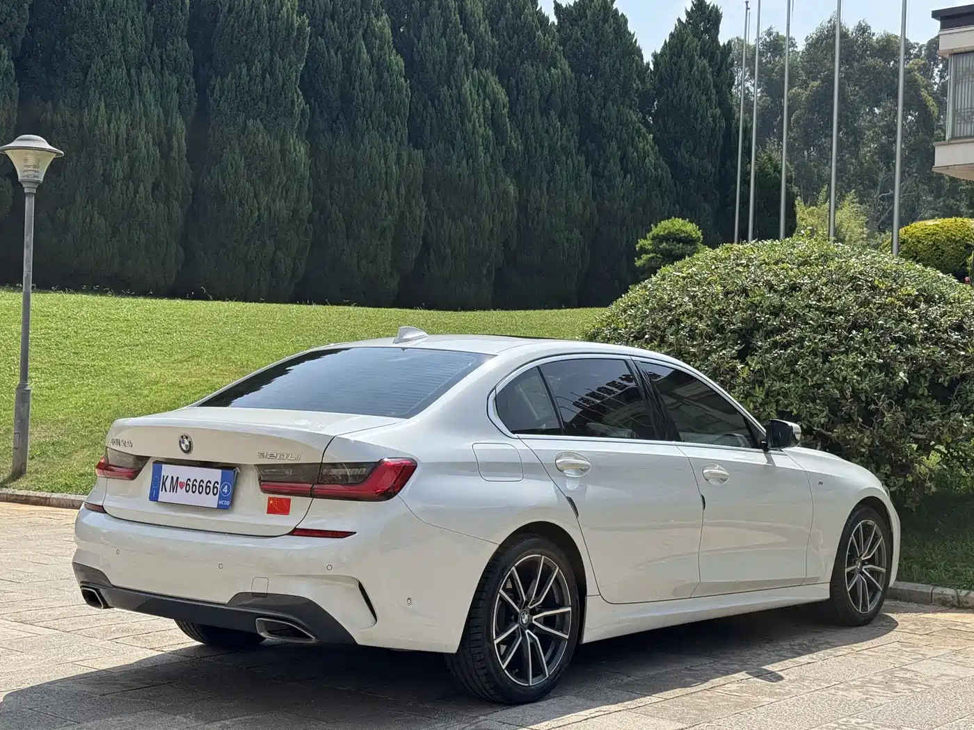 BMW 3 Series 2021 320Li M Sport Package фото 8