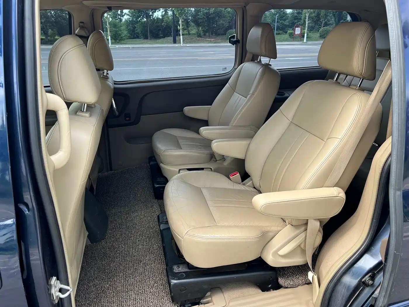 Buick GL8 2011 2.4L LT Executive Edition фото 12