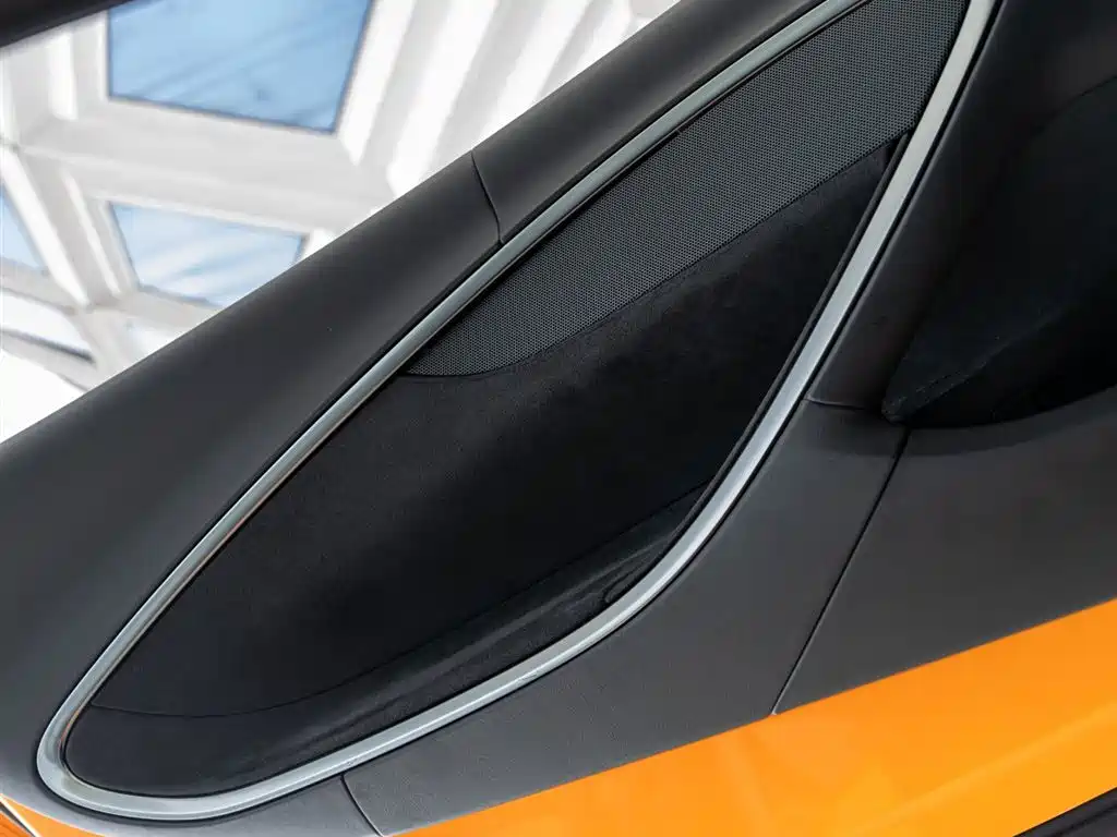 McLaren Artura 2023 3.0T Hybrid Standard фото 16