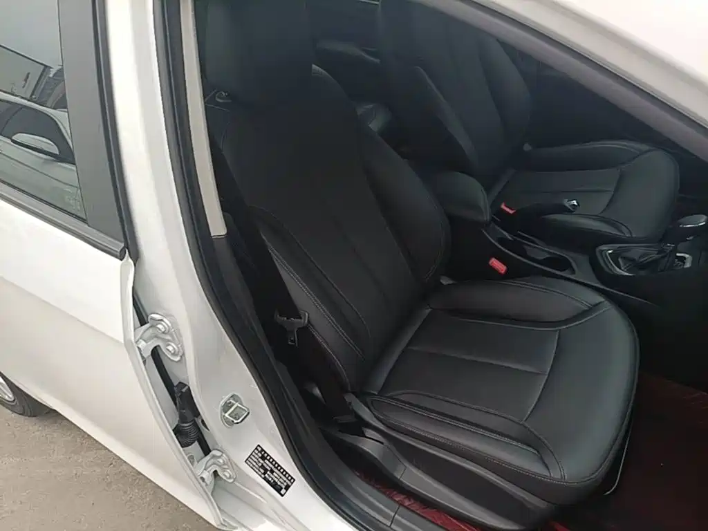 Фото 25 - Buick Excelle