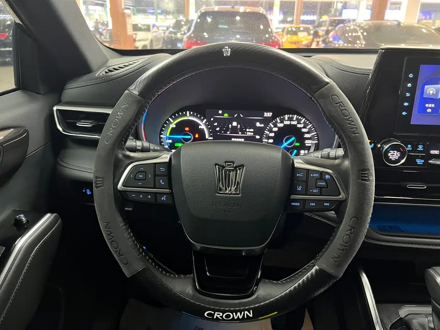 Toyota Crown Kluger 2023 2.5L HEV AWD Luxury Edition фото 8