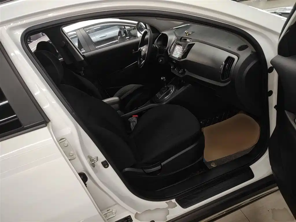 Kia Sportage 2015 2.0L Automatic 2WD GL фото 20