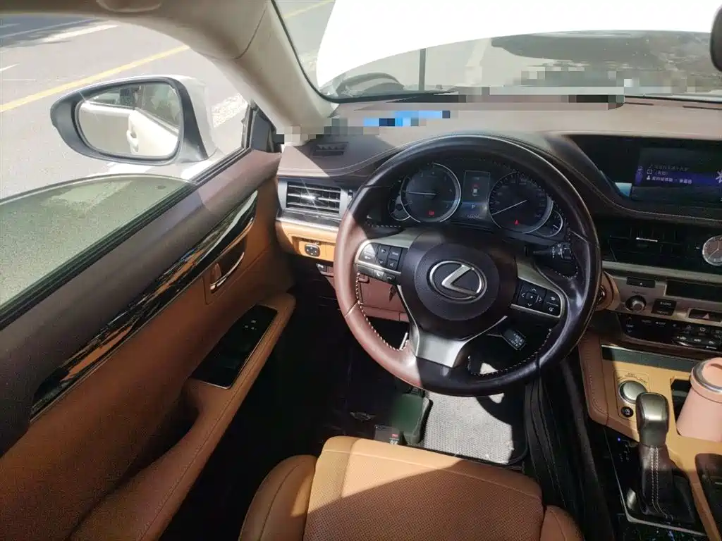 Lexus ES 2015 200 Elite Edition фото 3