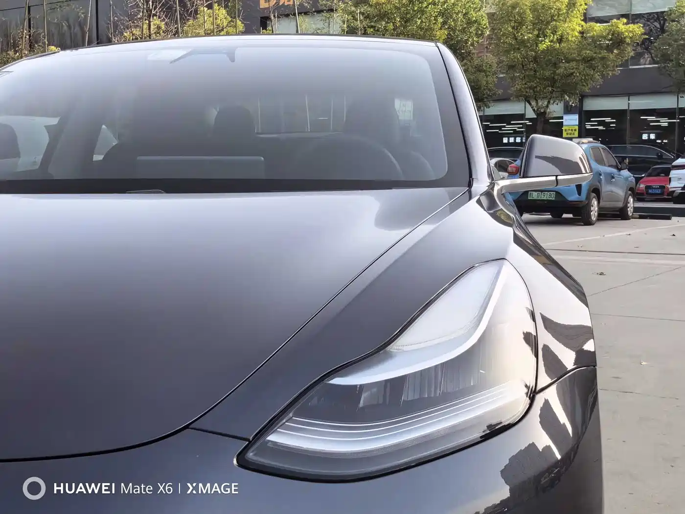 TESLA MODEL 3