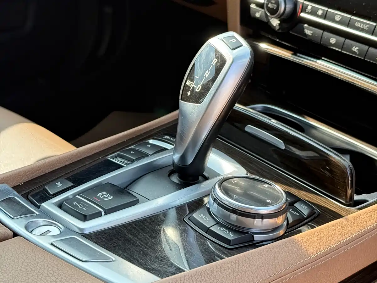 BMW 7 Series 2014 730Li Premium фото 16