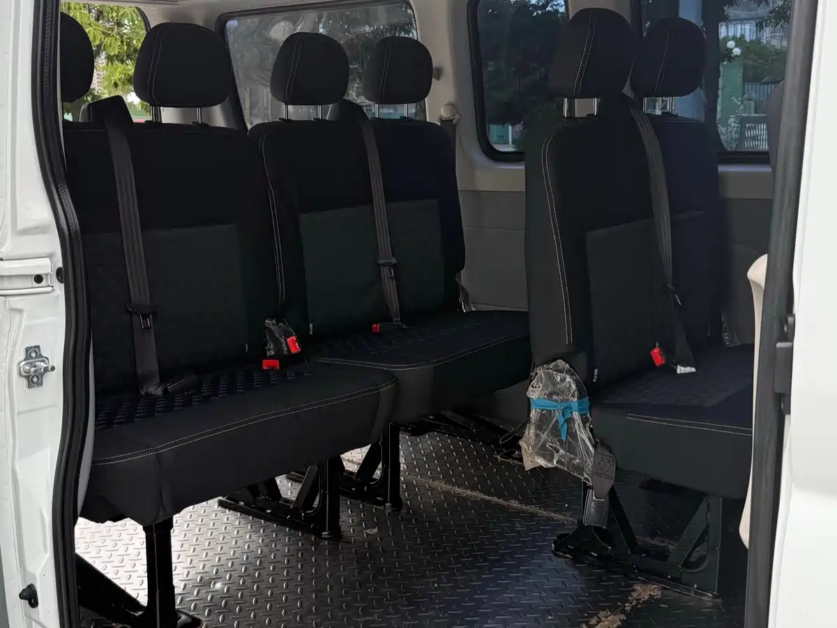Maxus Xintu V80 2025 2025 PRO Aoyun 2.0T Manual Long Wheelbase Ultra-Low Roof 6/7/8/9-Seater