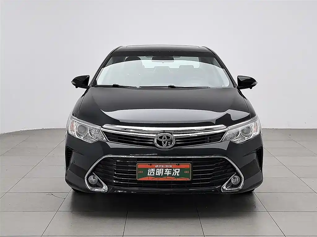 Toyota Camry 2016 2.0G 10th Anniversary Leading Edition фото 3
