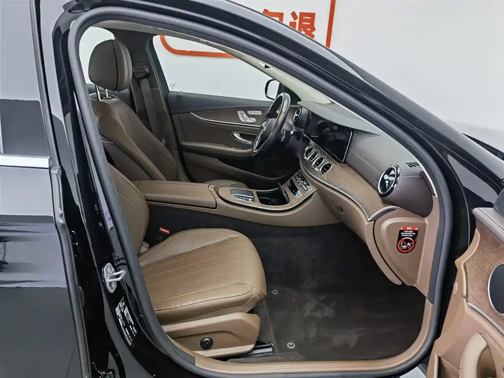 Mercedes-Benz E-Class 2023 E 300 L Fashion фото 23