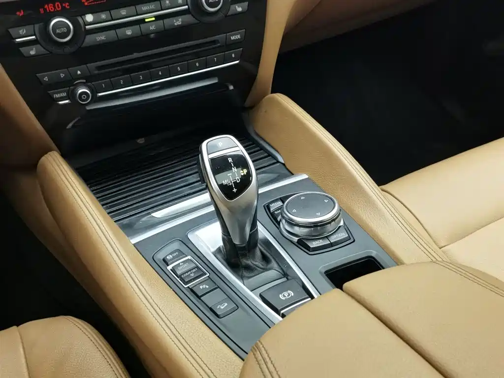 BMW X6 2015 xDrive35i Leading Type фото 13