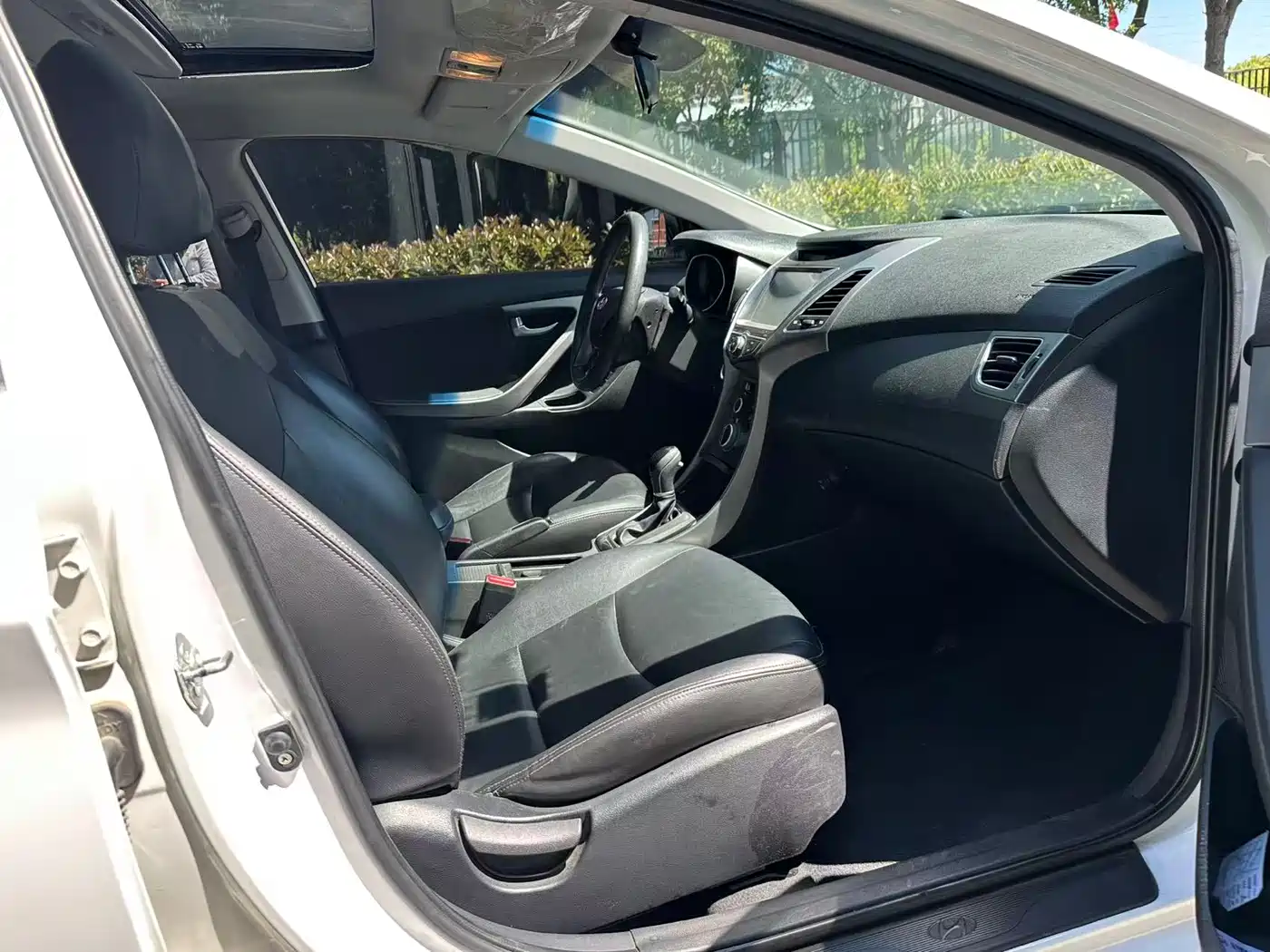 Hyundai Langdong 2015 1.6L Auto Premium фото 9