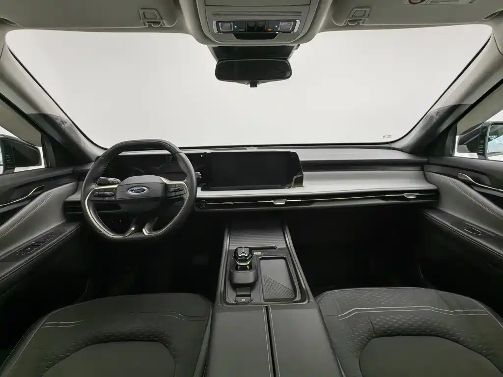Photo 5 - Ford Edge