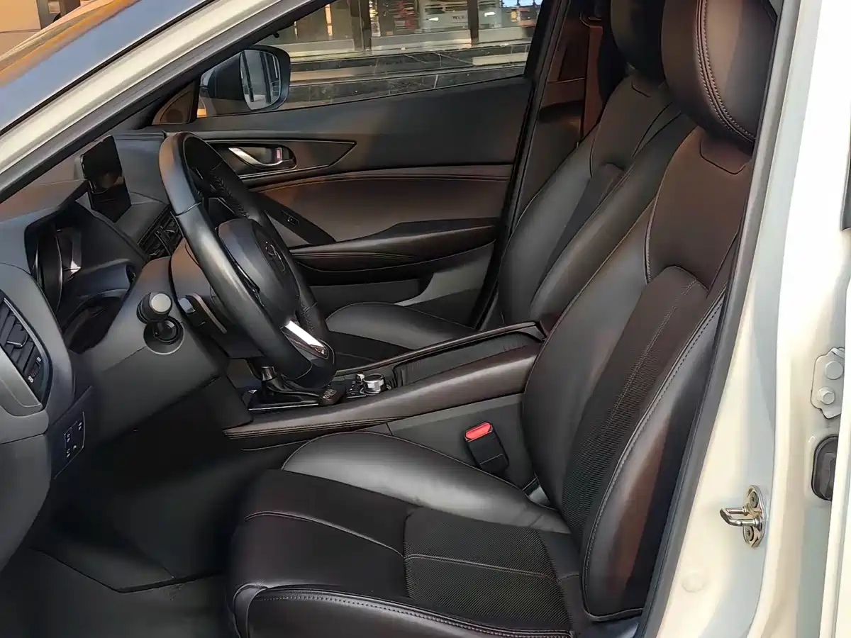 Фото 6 - Mazda CX-4