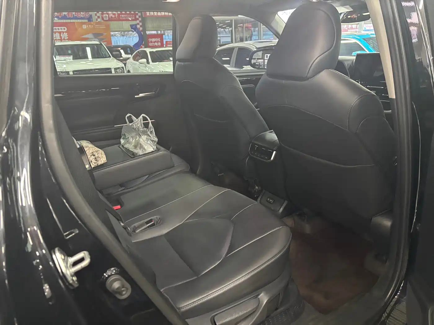 TOYOTA HIGHLANDER