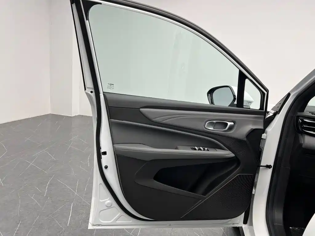Geely Boyue REV 2026 2026 1.5L 220km Relax+
