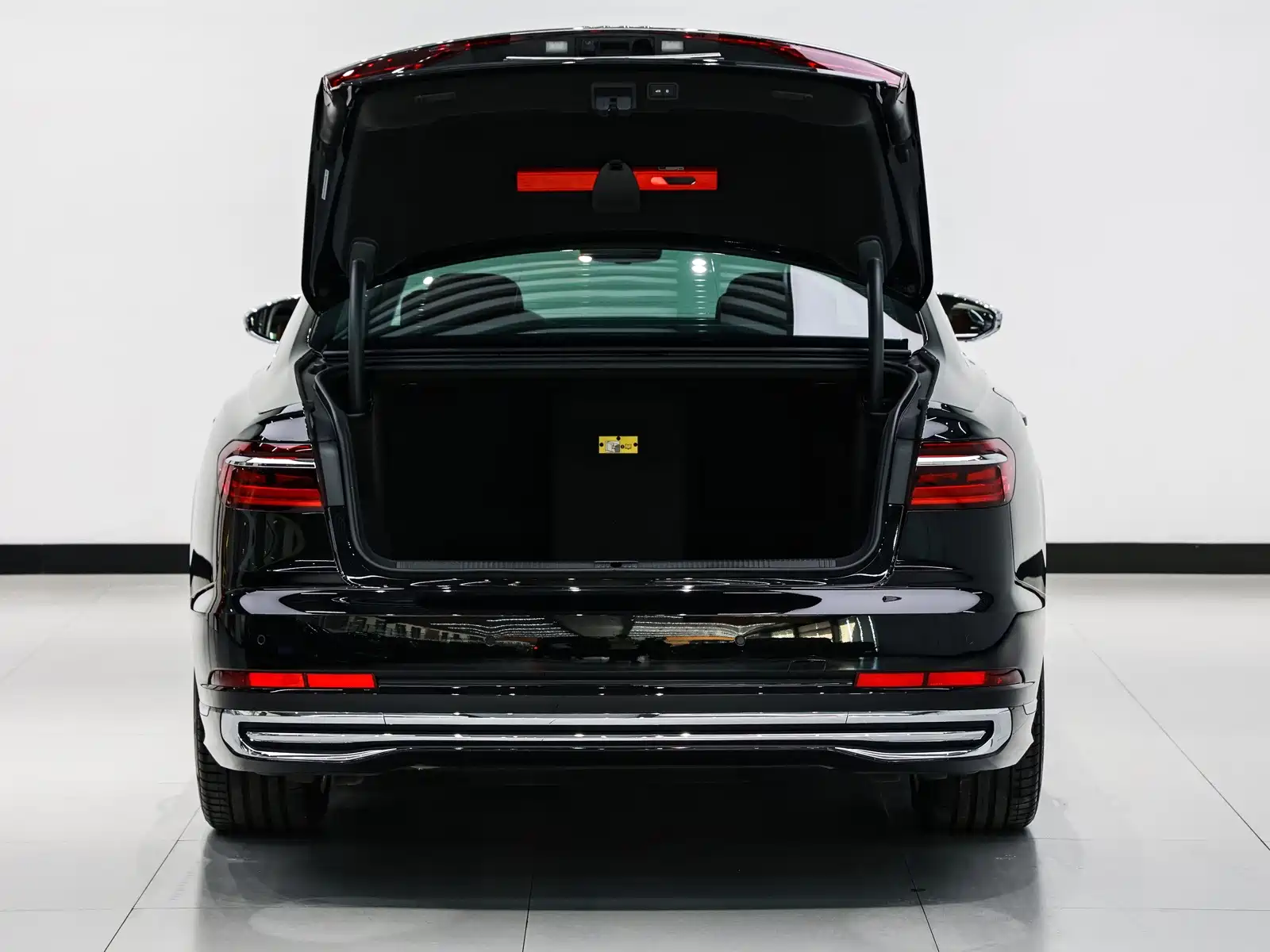 Photo 15 - Audi A8