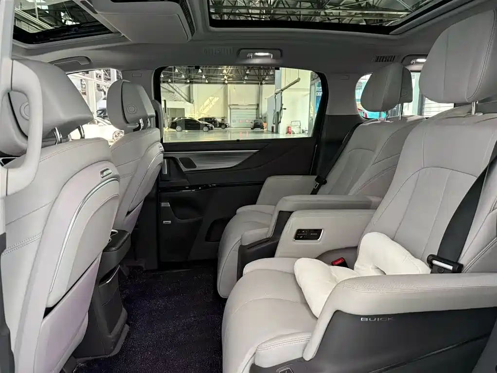 Buick GL8 2025 Land Honor Premium Edition фото 11