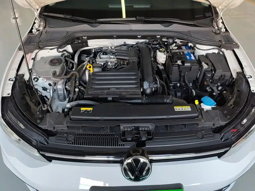 Фото 20 - Volkswagen Golf