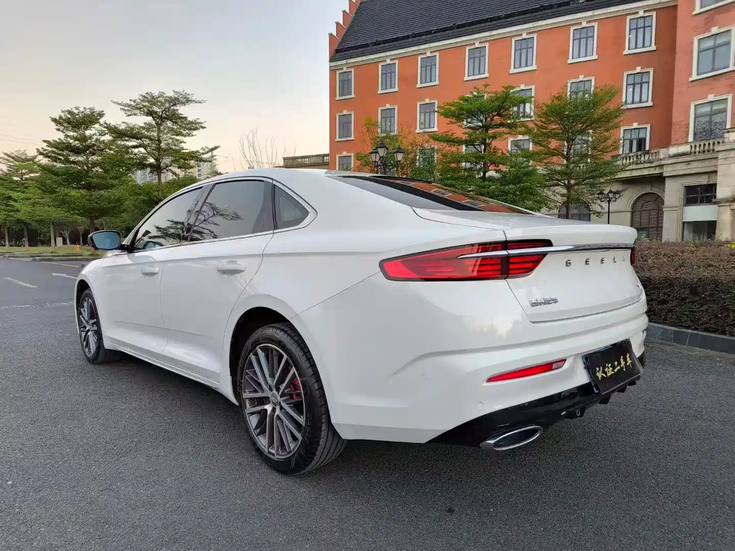Фото 7 - Geely Preface