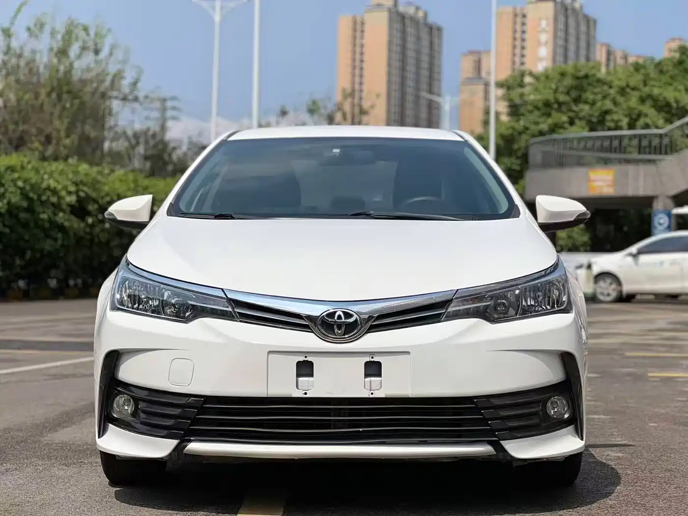 Toyota Corolla 2017 Facelift 1.2T S-CVT GL фото 2