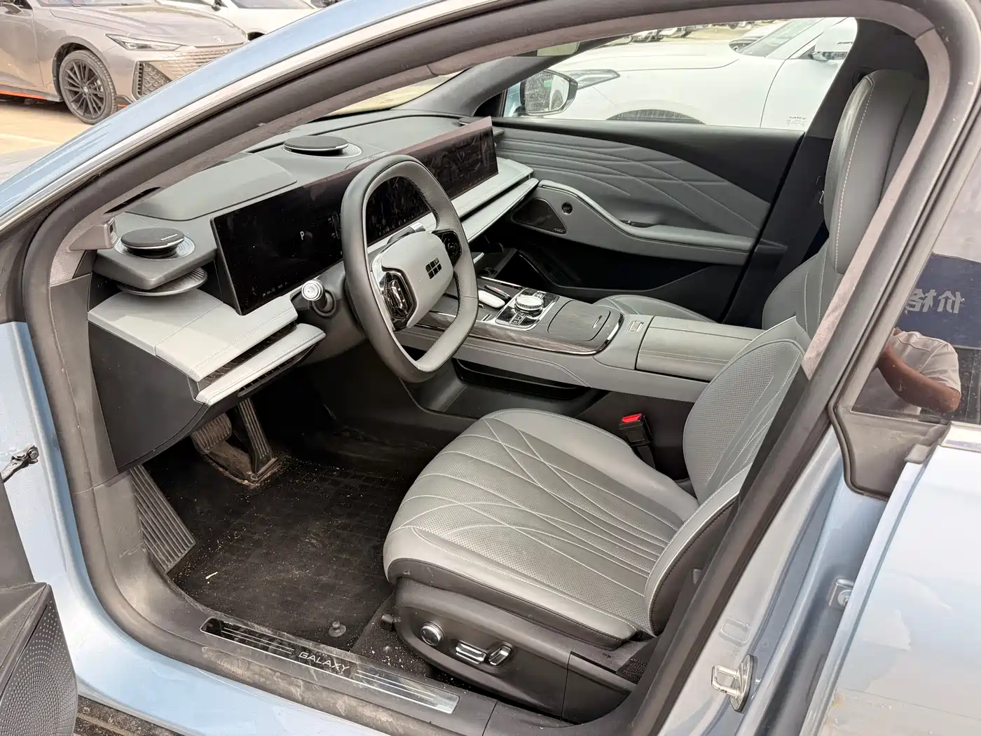 Geely Galaxy Galaxy E8 2025 700km Long Voyage Smart Drive Edition фото 4