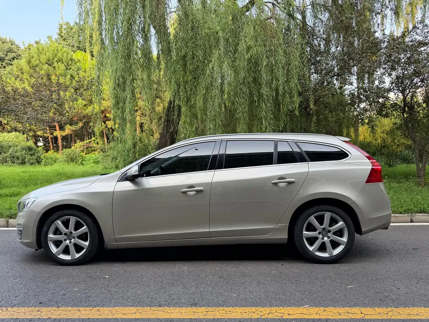 Volvo V60 2017 2017 T4 Zhi Shang Edition China V