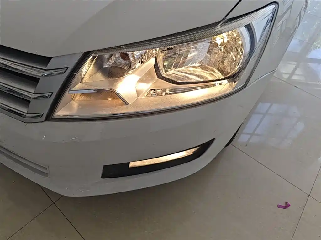 Volkswagen Santana 2015 1.6L Automatic Comfort Edition фото 24