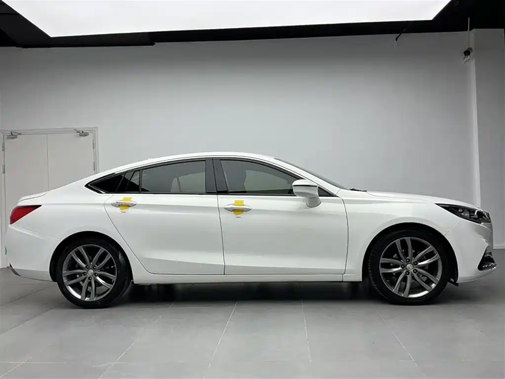 Hongqi H5 2018 30TD Smart Connect Agile Edition фото 19