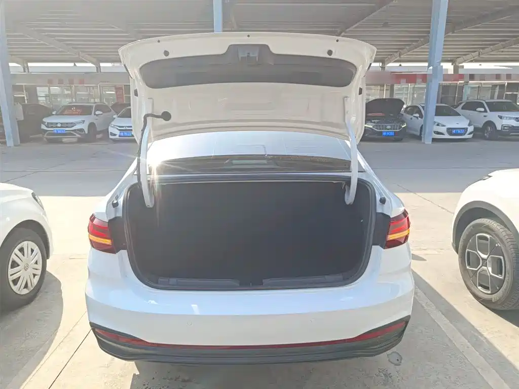 Volkswagen Lavida 2023 Facelift 1.5L Auto Comfort Edition фото 15